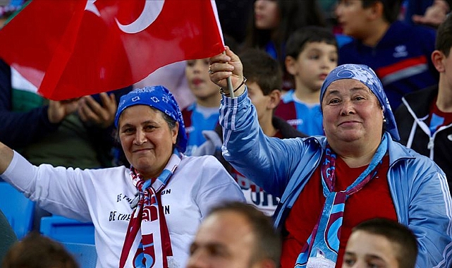 Trabzonspor Dan Rnek Karar Kadin Taraftarlara Zel Nd R M